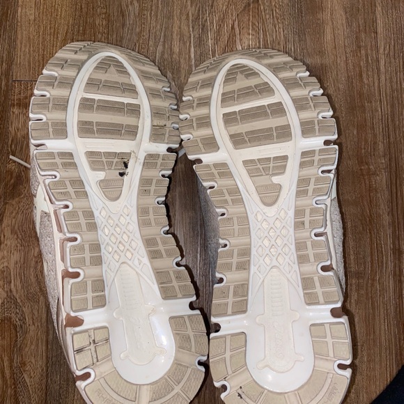 ASICS - Picture 6 of 6